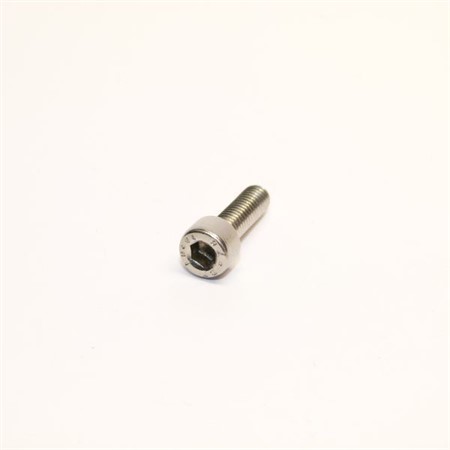 Skruv M5x16mm